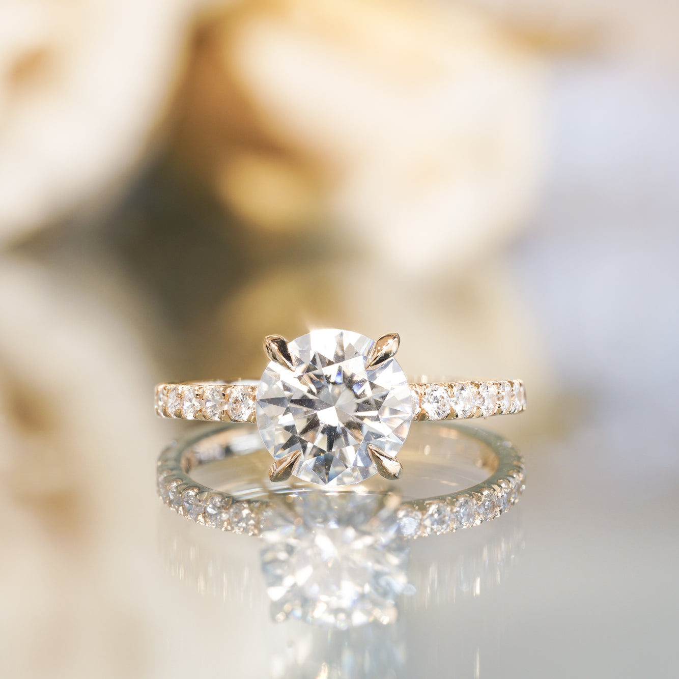 Round Cut Engagement Rings