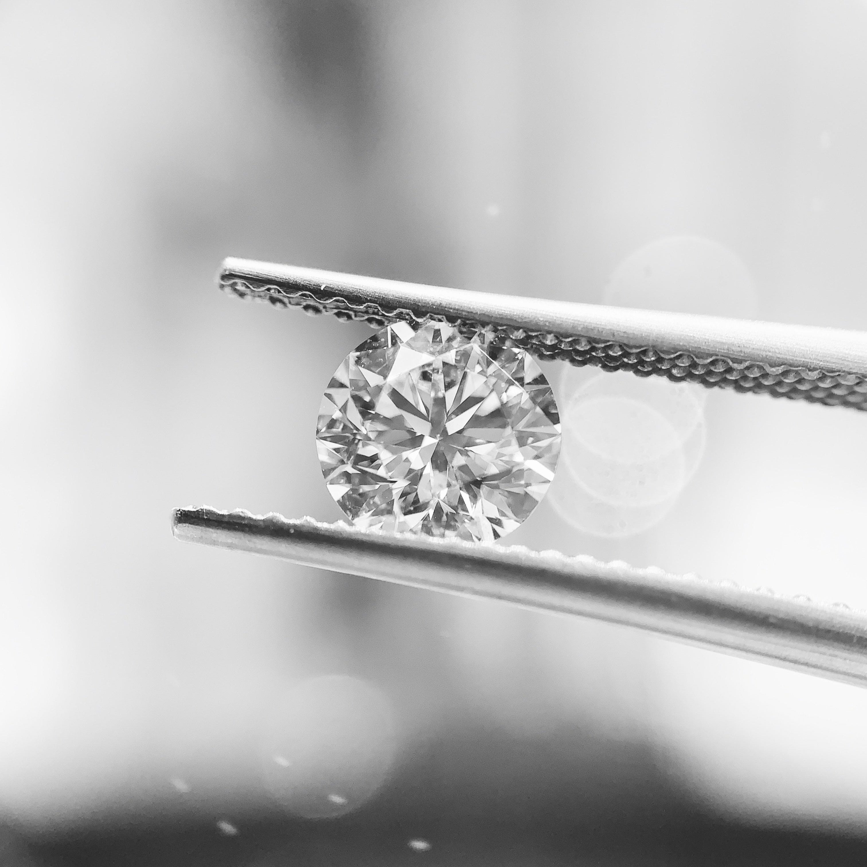 Before shopping you should know all about the 4 cs of a diamond.