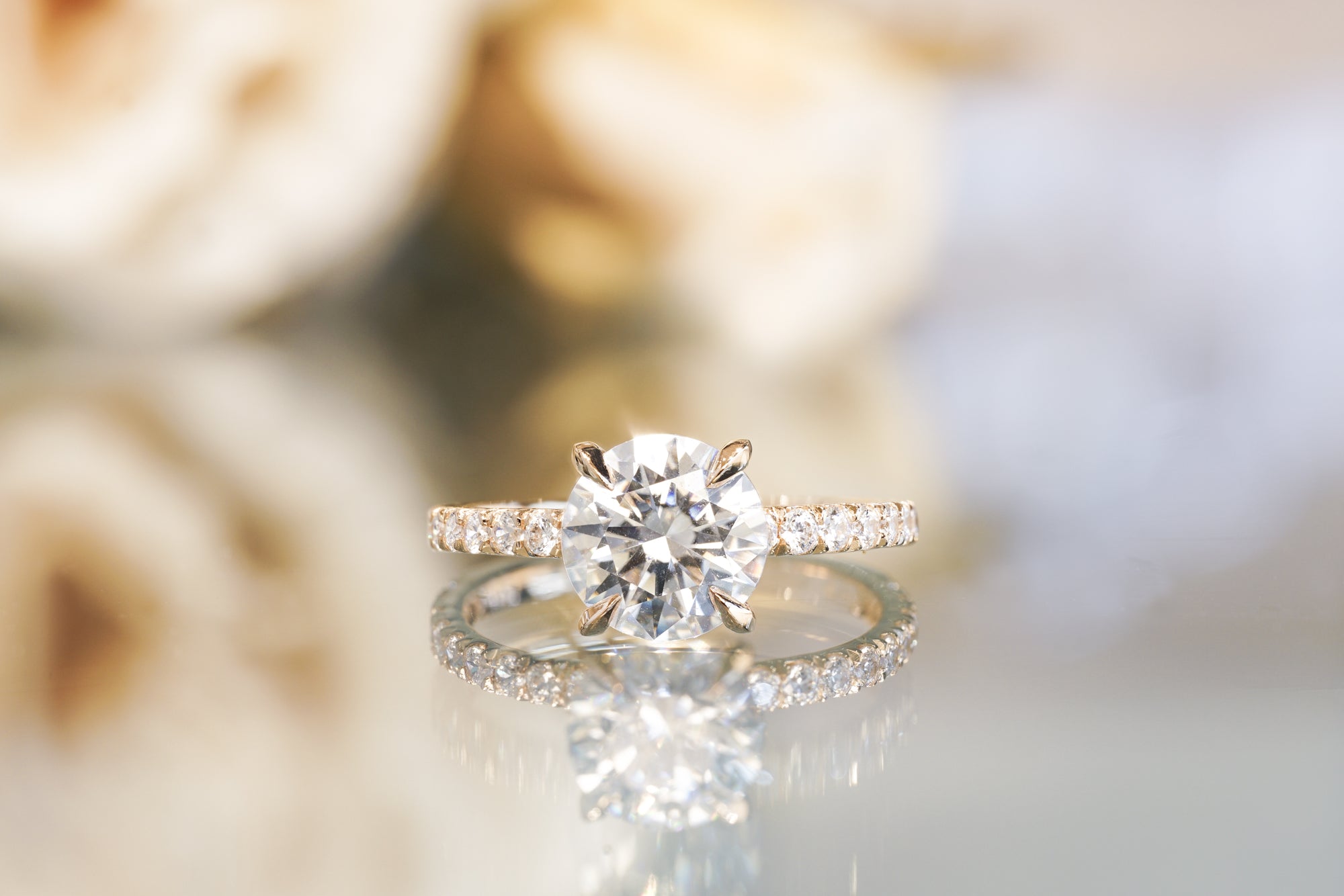 Round Cut Engagement Rings